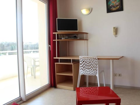 Appartement 2 pièces avec piscine et parking, proche plage, La Rochelle - FR-1-246-286 Apartment in La Rochelle