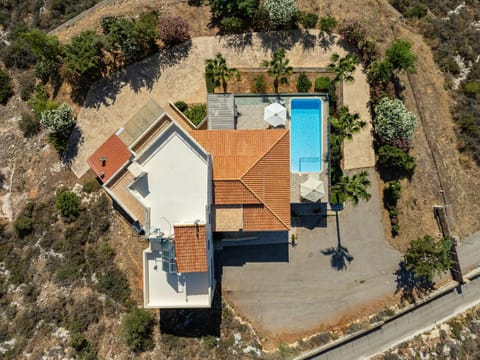 Karmilos hill villa Moradia in Chania