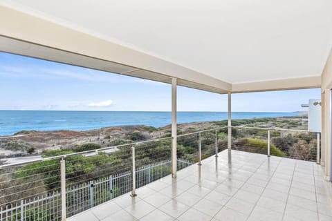 Natural landscape, View (from property/room), Balcony/Terrace, Sea view