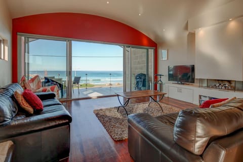 Living room, Sea view