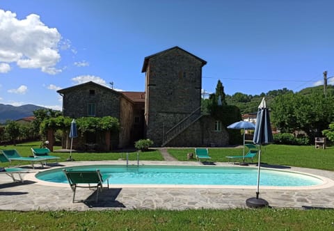 Property building, Spring, Day, Natural landscape, Garden, Garden view, Mountain view, Pool view, Swimming pool, sunbed