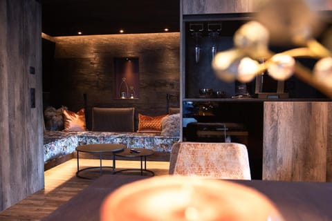 Living room, Decorative detail, kitchen