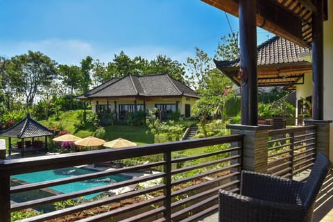 VILLA CAHAYA Perfectly formed by the natural surrounding and Balinese hospitality Chalet in Buleleng