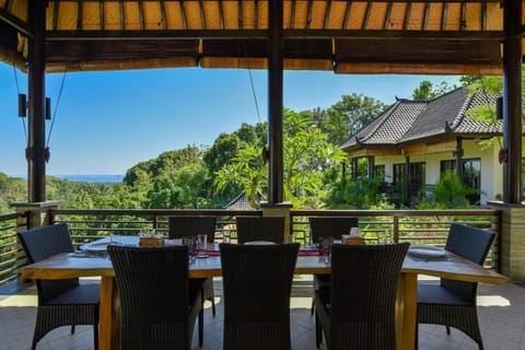 VILLA CAHAYA Perfectly formed by the natural surrounding and Balinese hospitality Chalet in Buleleng