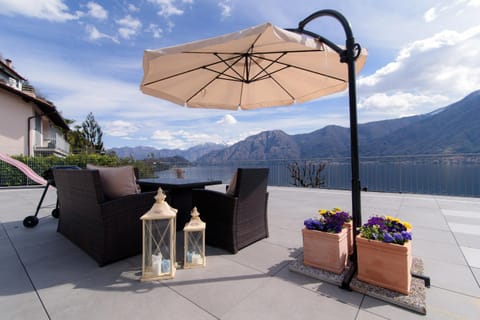 View (from property/room), Balcony/Terrace, Mountain view