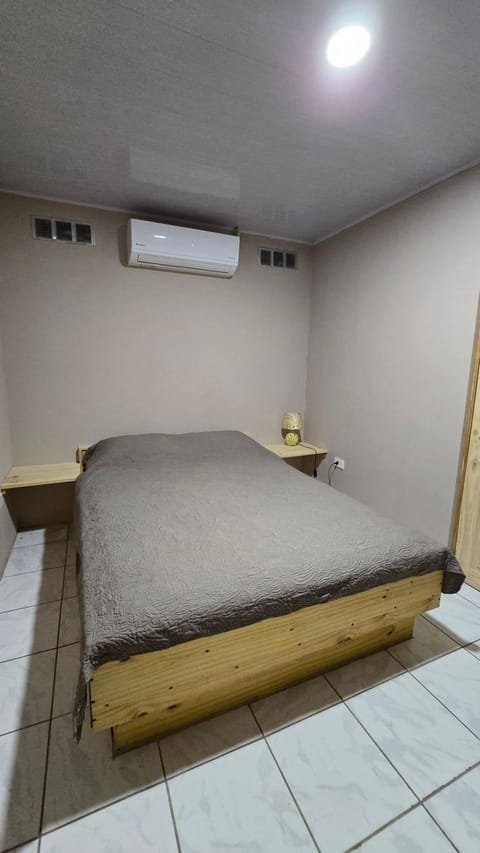 Bed, Photo of the whole room, Bedroom, air conditioner