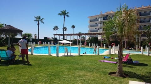 Ático en La Noria, piscina privada en primera línea de playa. Eigentumswohnung in San Luis de Sabinillas