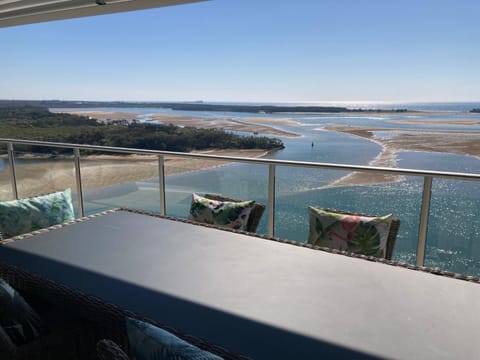 Natural landscape, View (from property/room), Balcony/Terrace, River view, Sea view