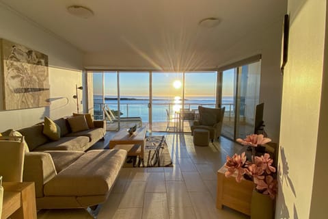 Balcony/Terrace, Living room, Sunrise