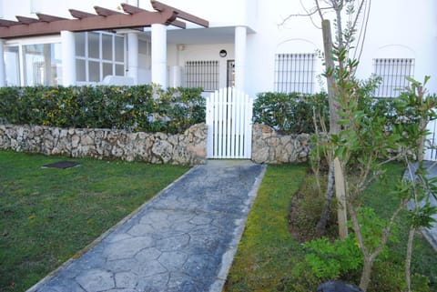 Property building, Spring, Day, Garden, Garden view