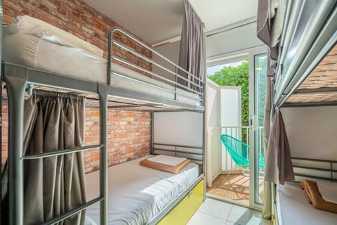 Bed, Balcony/Terrace, bunk bed