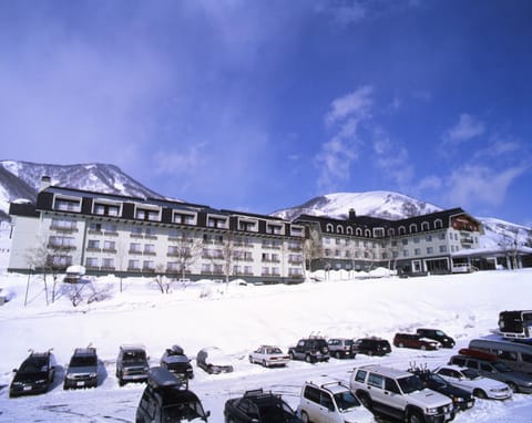 Facade/entrance, Winter