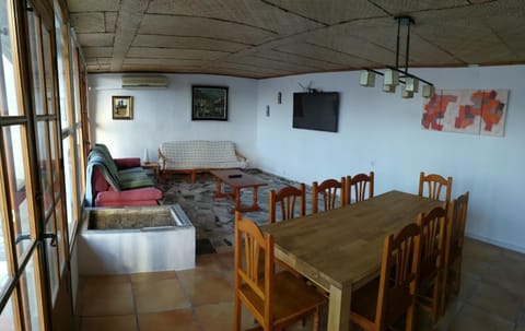 TV and multimedia, Dining area