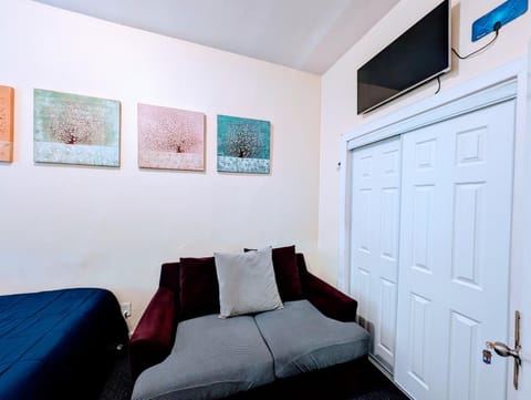 TV and multimedia, Seating area