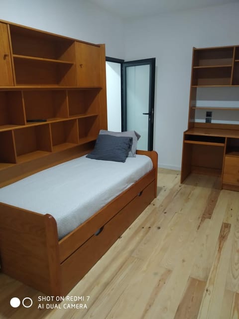 Bed, Library, Bedroom