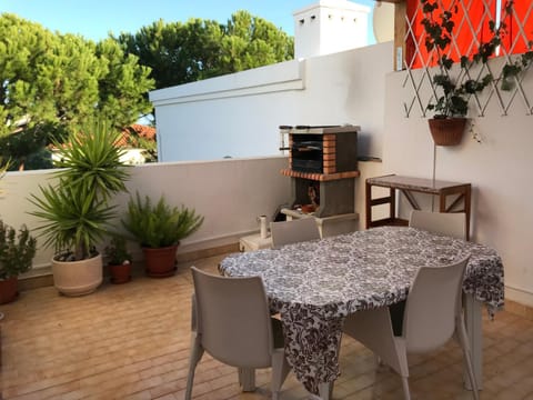 BBQ facilities, Balcony/Terrace