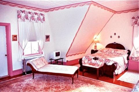 Whistler's Inn Bed and Breakfast in Lenox