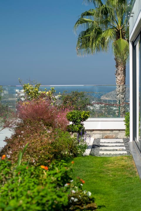 Garden, City view, Garden view, Sea view