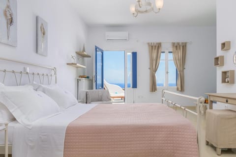 Heavenly Milos suites House in Milos