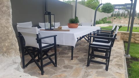 Garden, Dining area