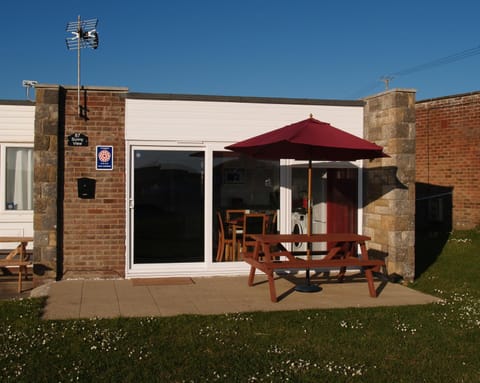 Property building, Patio, Dining area