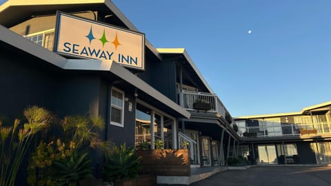 Property logo or sign, Sunrise