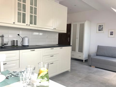 Coffee/tea facilities, Kitchen or kitchenette, Communal kitchen