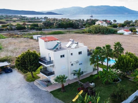 Property building, Spring, Day, Natural landscape, Bird's eye view, Garden, Garden view, Lake view, Mountain view, Pool view, Sea view, Swimming pool