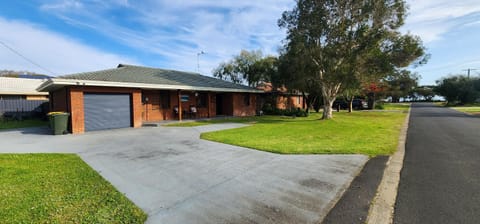 Property building, Neighbourhood, Street view