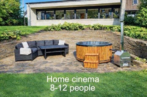 Hot Tub, Balcony/Terrace, Seating area