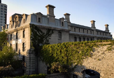Saintlo Ottawa Jail Hostel Hostal in Downtown