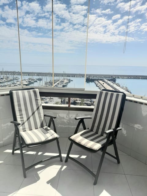 Luxury private apartment at the beach in a 4 star hotel first beach line Eigentumswohnung in Fuengirola
