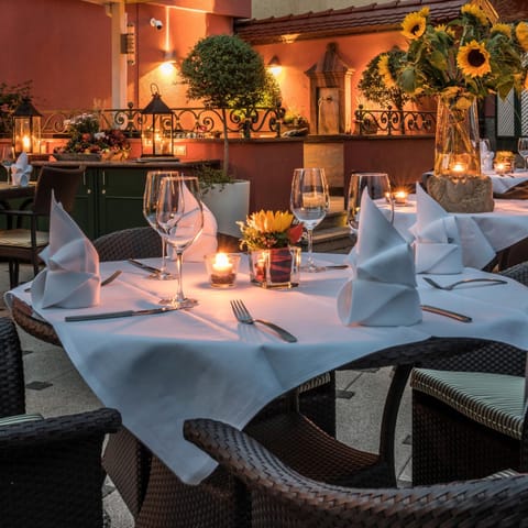 Patio, Restaurant/places to eat