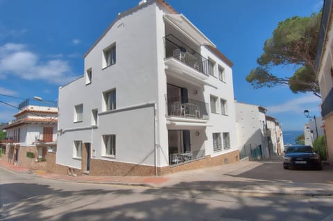 Sant Roc Apartments a Minute From The Beach Apartment in Calella de Palafrugell