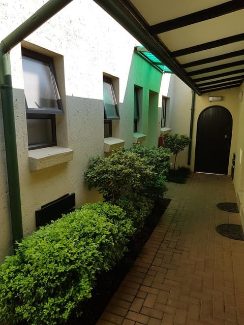 360 Eastwoods Guesthouse Bed and Breakfast in Pretoria