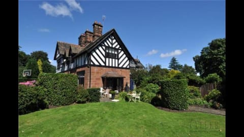 Thornton House Private Country House Thornton Hough Entire House sleeps 6 House in Wirral