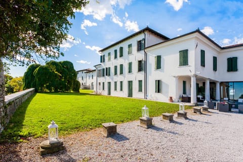 Facade/entrance, Facade/entrance, Garden, Area and facilities