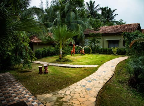 Breathing Earth - Rooms and Pool Resort in West Bengal