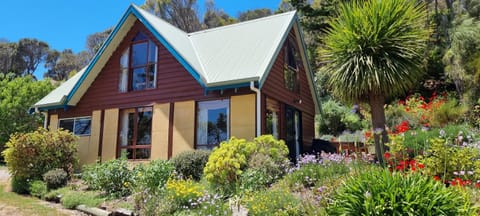 Property building, Day, Garden, Garden view