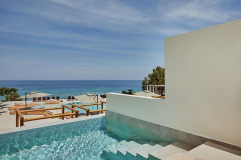 View (from property/room), Balcony/Terrace, Pool view, Sea view, Swimming pool