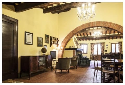 Communal lounge/ TV room, Living room, Seating area