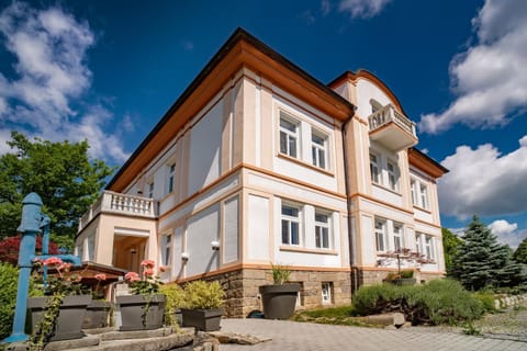 Property building, Garden, Garden view