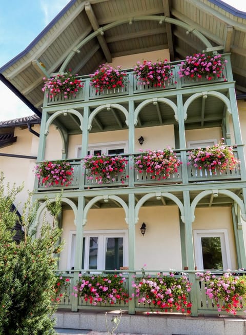 Facade/entrance, Summer, Garden, View (from property/room), Balcony/Terrace, Garden view