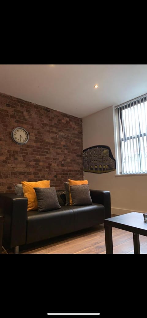 Spacious Shude Hill Apartment With Balcony Eigentumswohnung in Manchester
