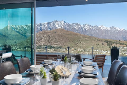 Amazing April May deal Maison in Queenstown
