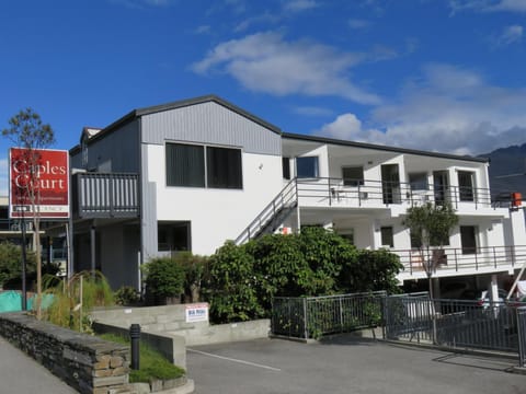 Property building, Facade/entrance