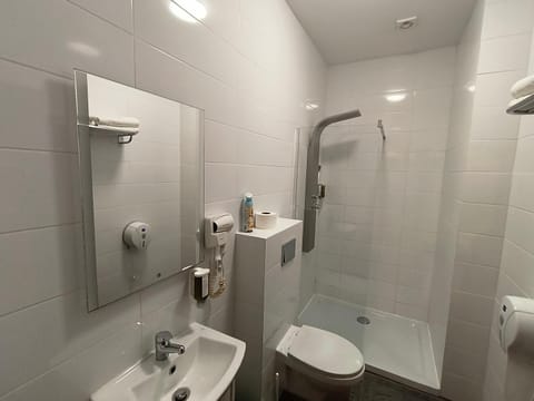 Bathroom, Photo of the whole room