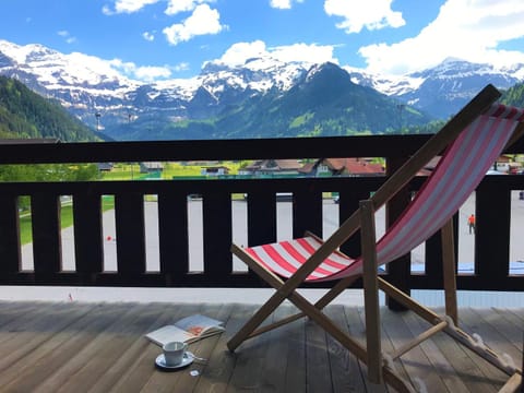 Balcony/Terrace, Mountain view