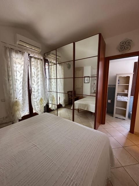 Bed, Photo of the whole room, Bedroom, wardrobe, air conditioner