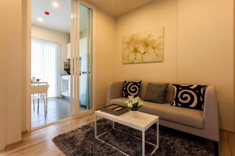 Phuket Town 1 Bedroom Condo Luxury Facilities, The Base Downtown Apartahotel in Kathu